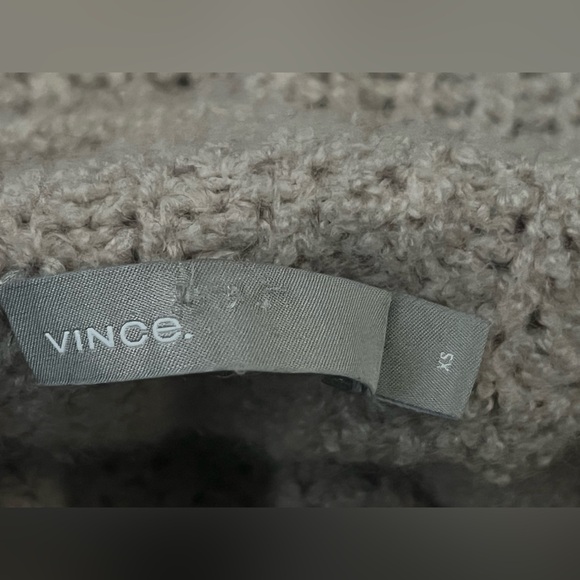 VINCE Cashmere Mock-neck Sleeveless
Sweater in Oatmeal Tan. Size XS. EUC - Picture 6 of 14